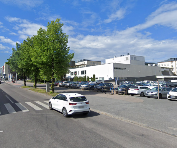 Osteopatiapiste parkkeeraus Vapaudenkadun parkkialueelle